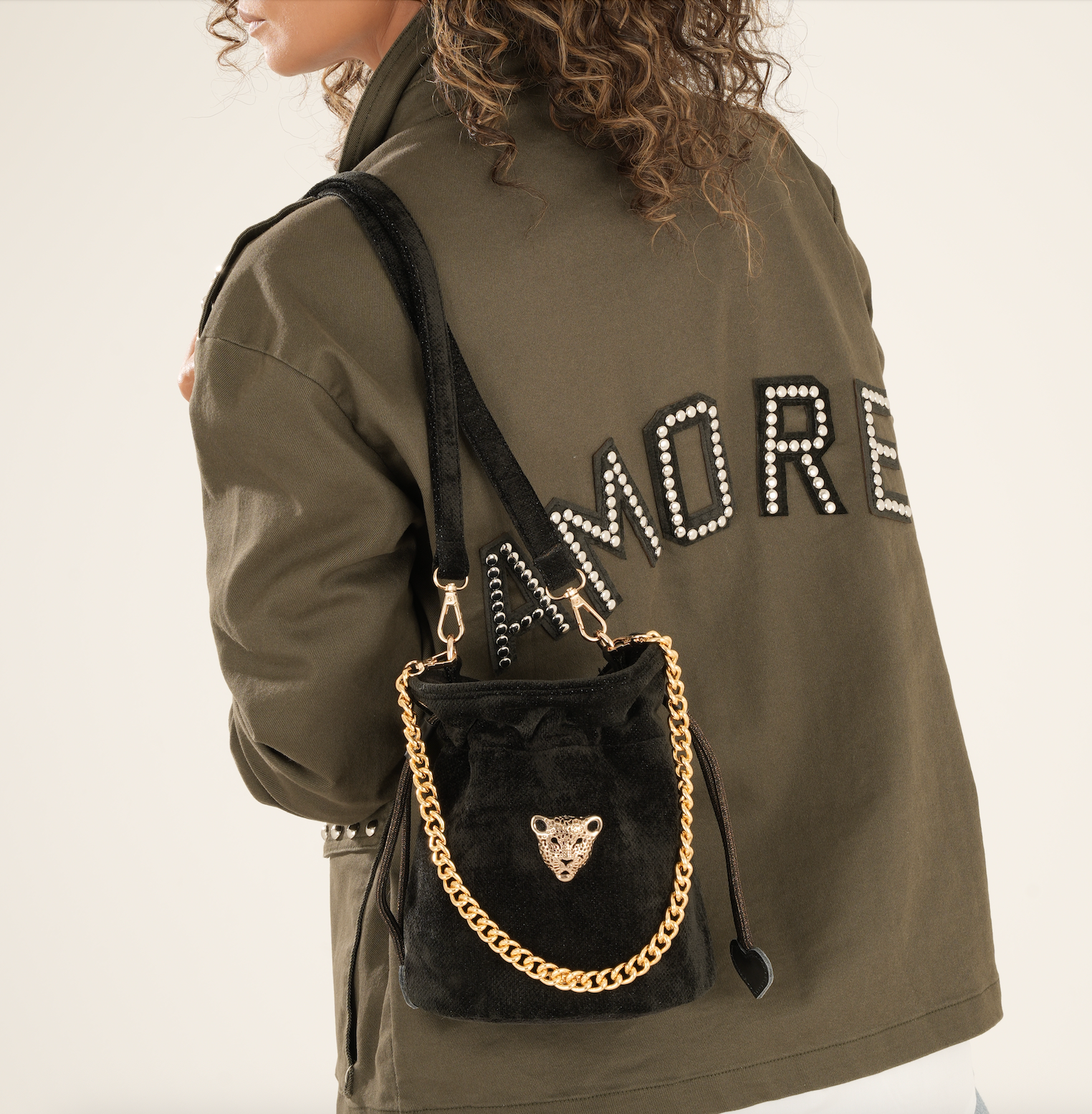 BLACK BUCKET BAG