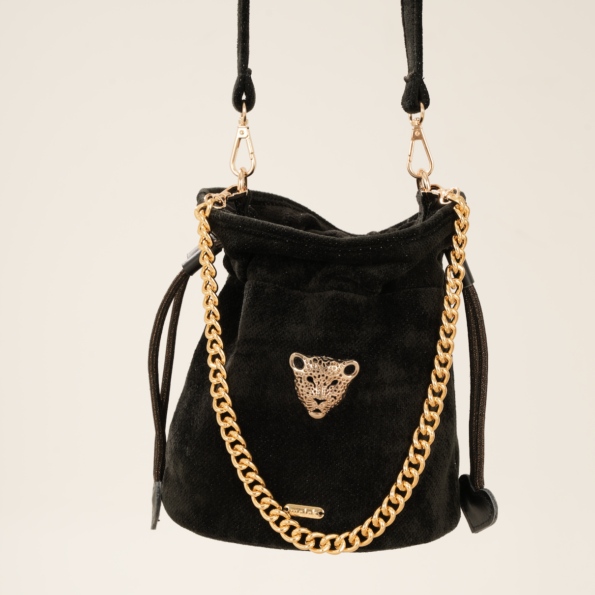 BLACK BUCKET BAG