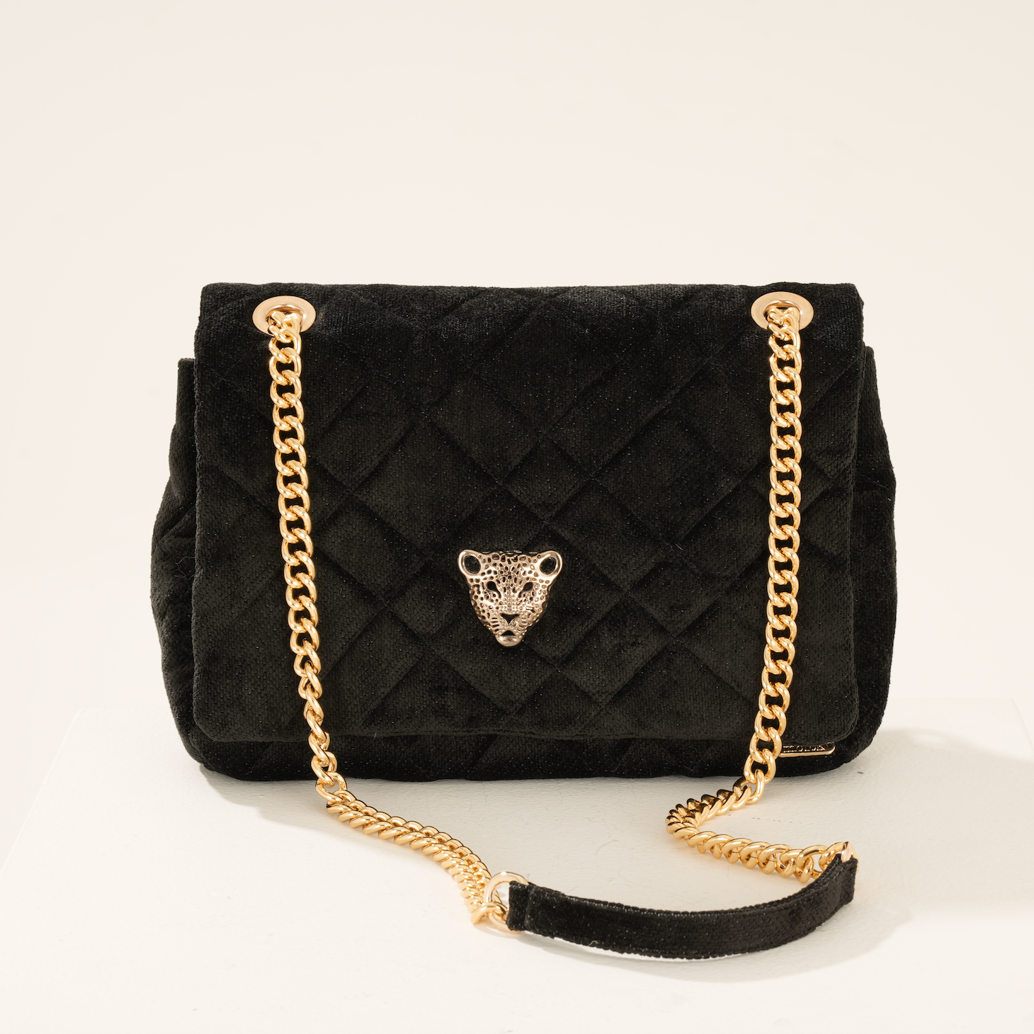 BLACK FLAP BAG