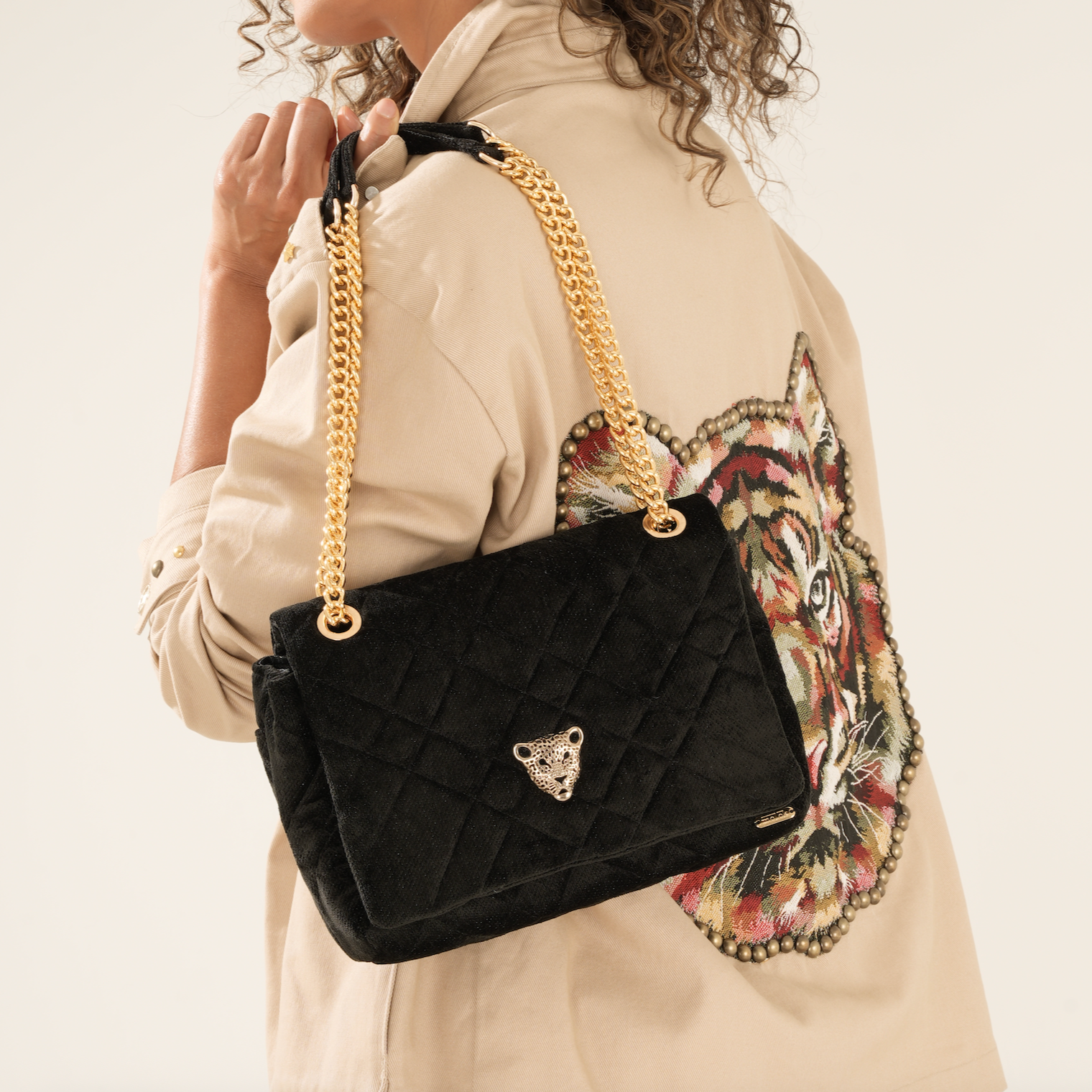 BLACK FLAP BAG