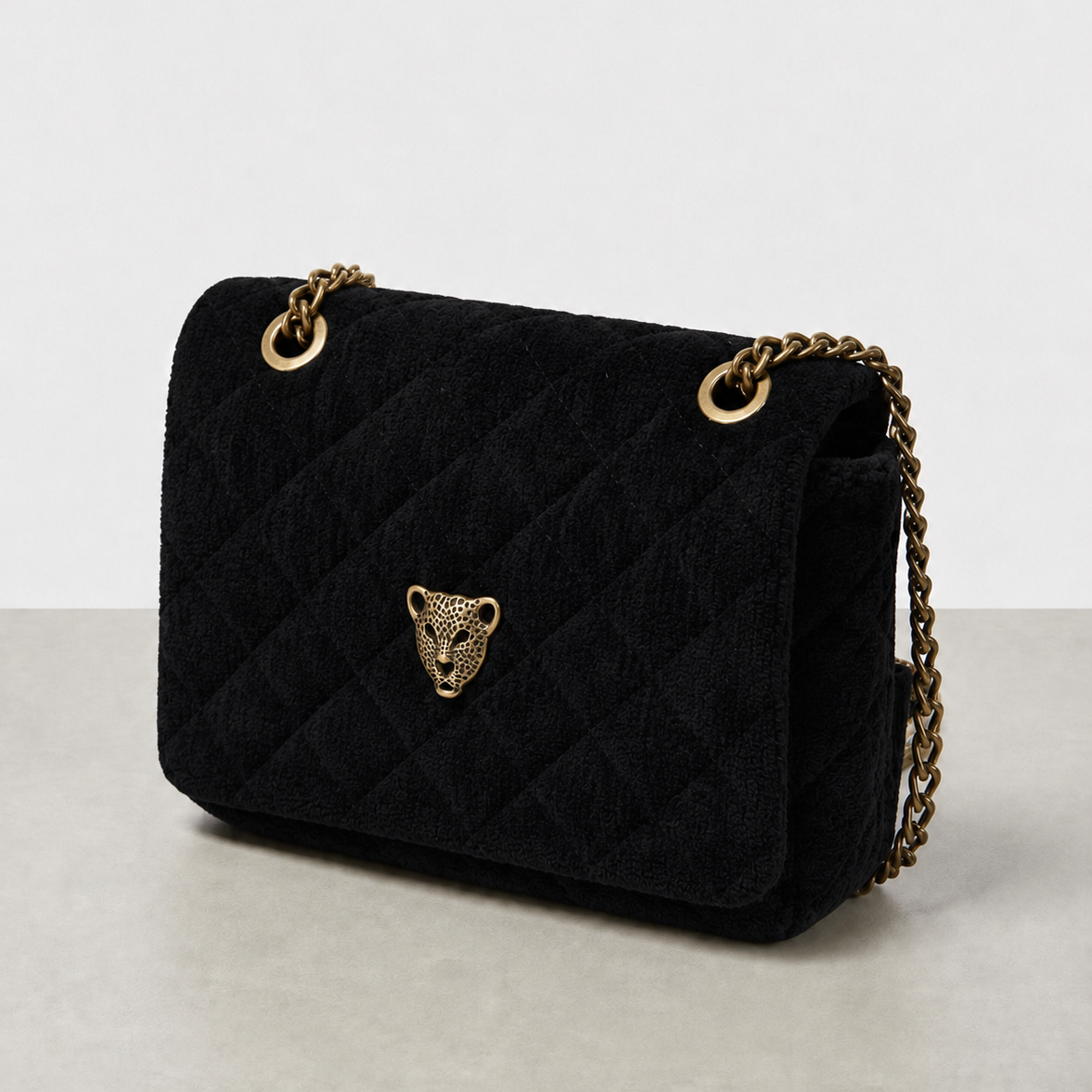 BLACK FLAP BAG