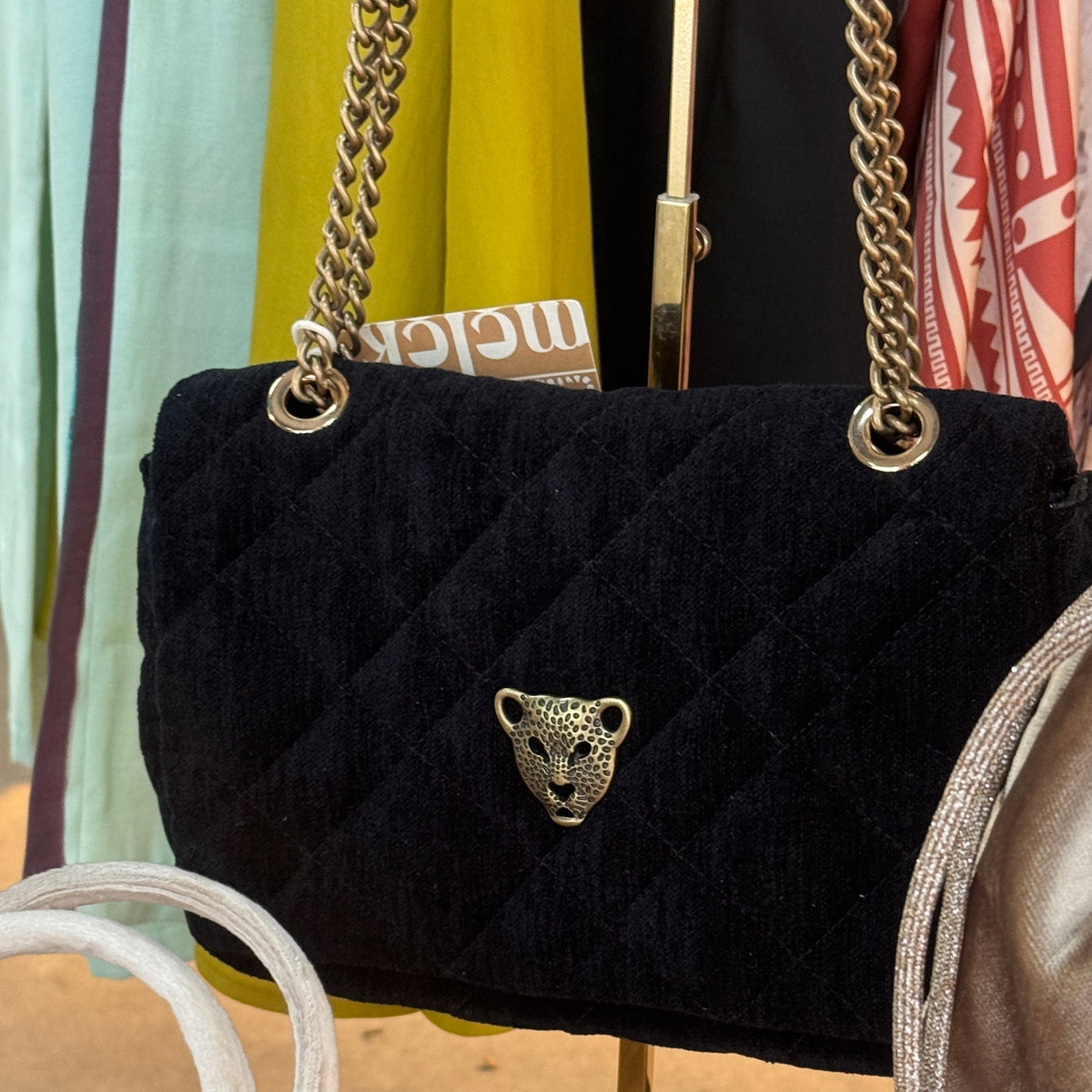 BLACK FLAP BAG