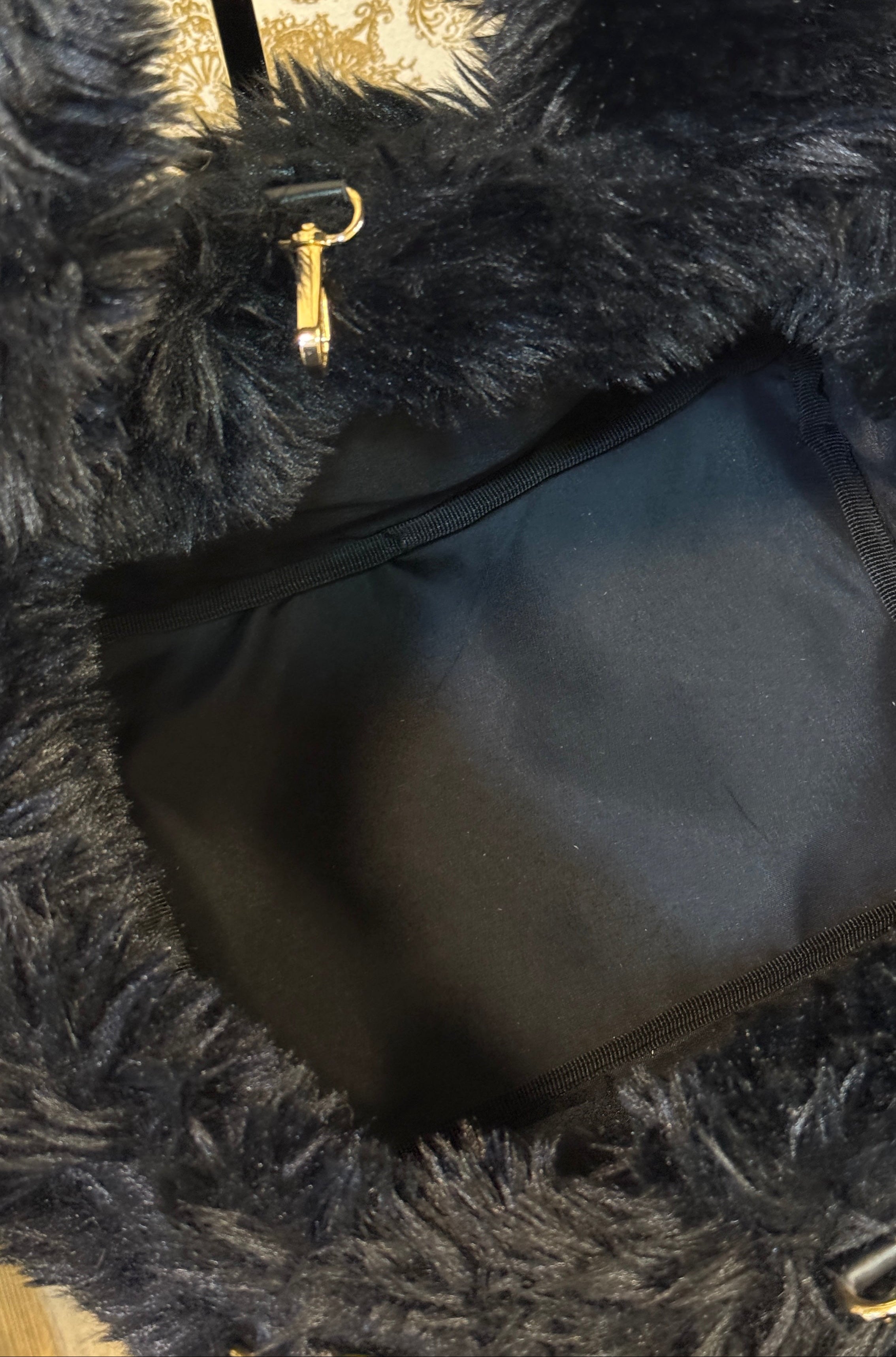 BLACK FURRY BAG