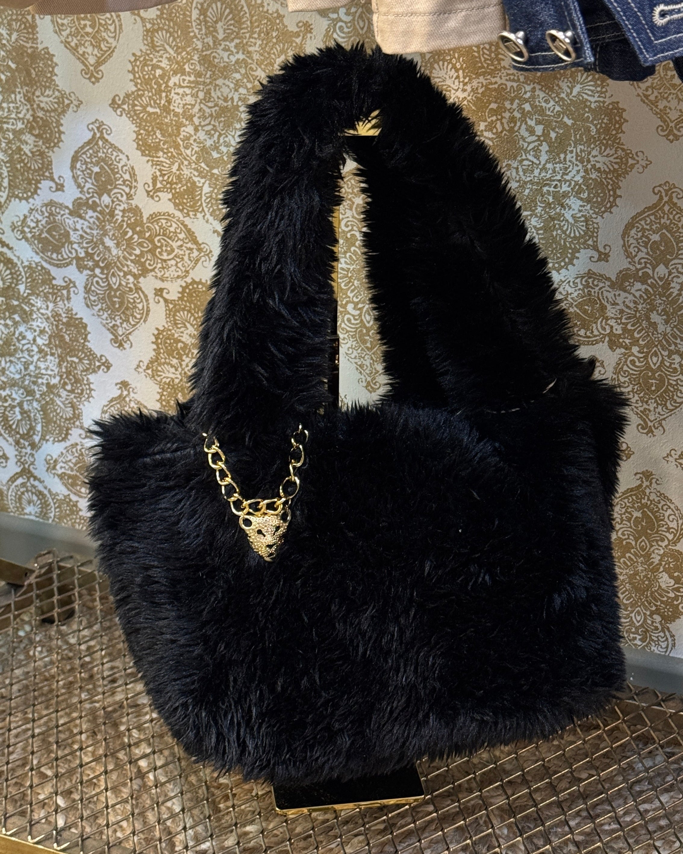 BLACK FURRY BAG