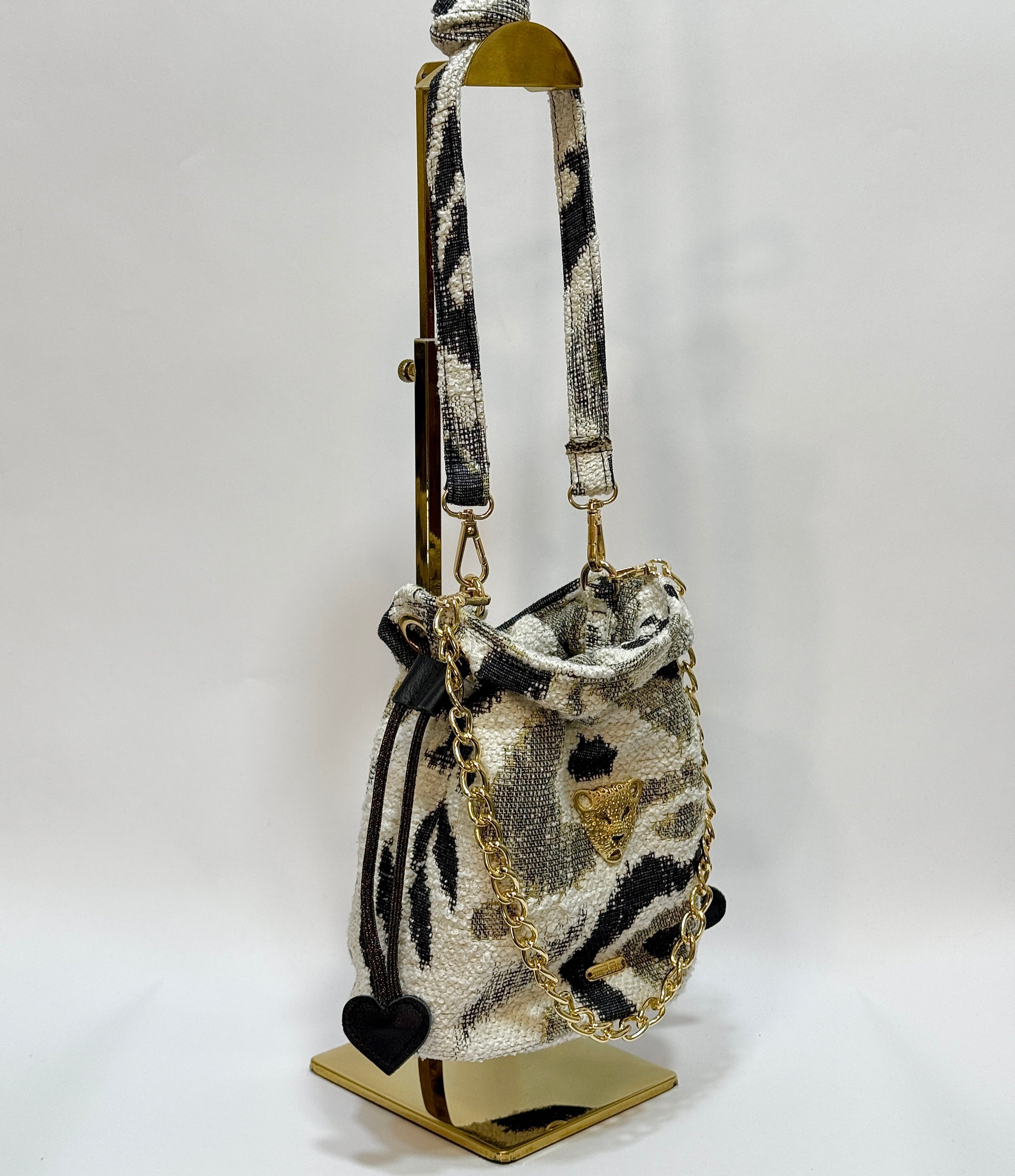 ANISA BUCKET BAG