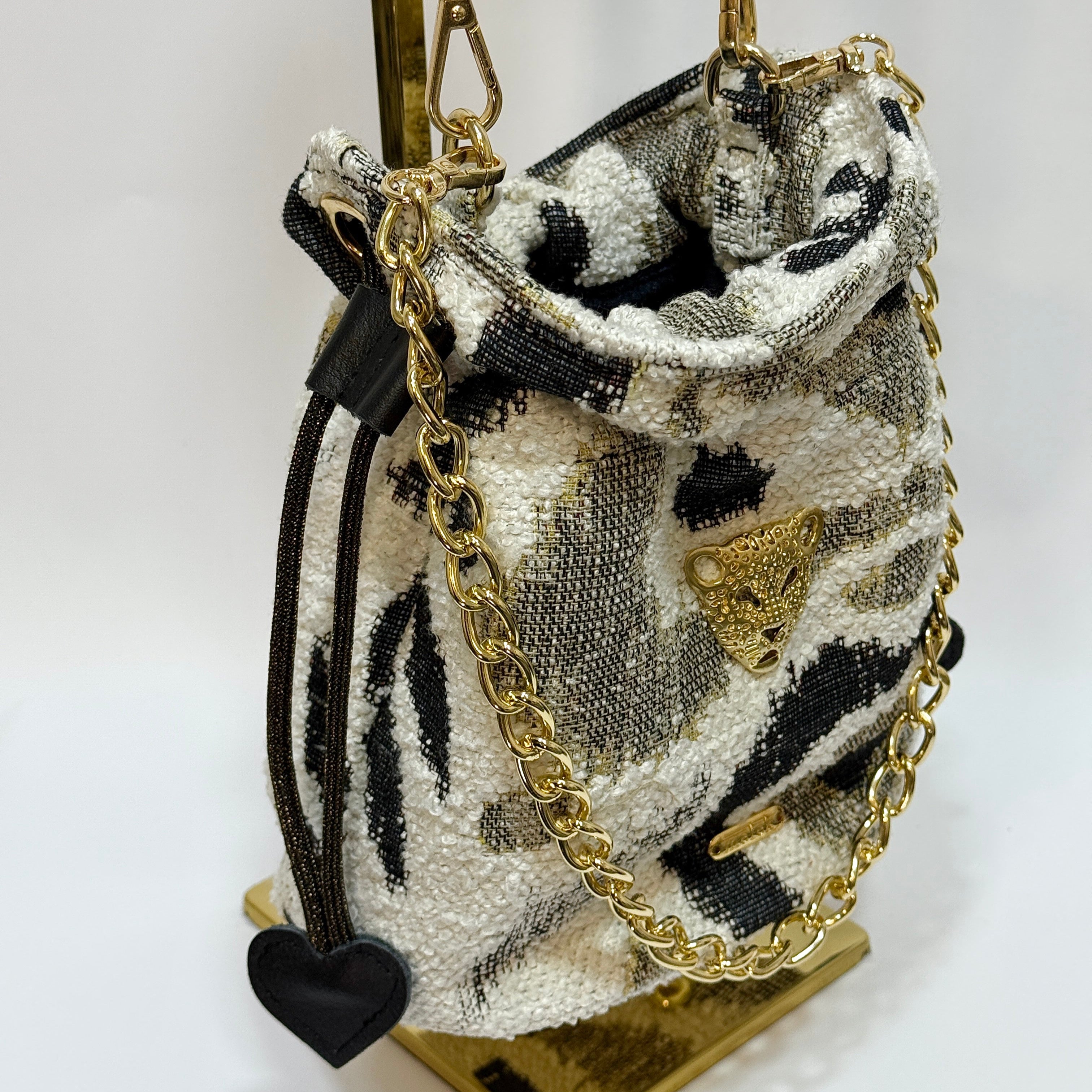 ANISA BUCKET BAG